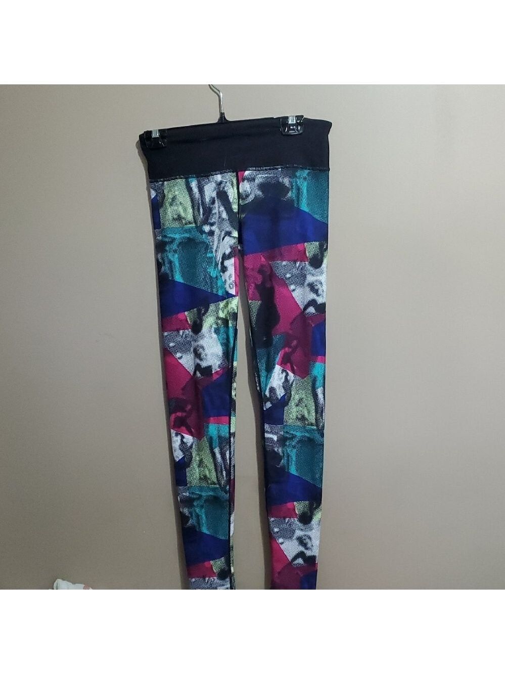 Lululemon Midrise Manifesto Graffiti Leggings Size 6